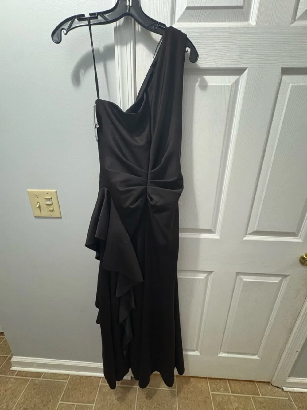 Xscape Flo Long Techno Scuba One Shoulder Ruffle Dress Black Size 10 NWT - Picture 4 of 6